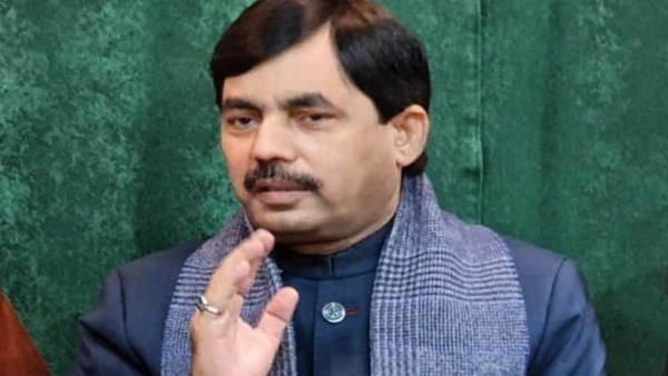 बिहारः मंत्री शहनवाज हुसैन ने संभाला मंत्रालय का पदभार, सीएम नीतीश कुमार को दिया धन्यवाद