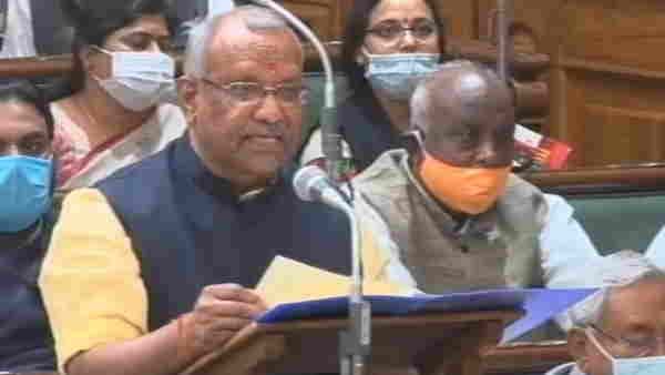 Bihar Budget 2021: तारकिशोर प्रसाद ने पेश किया 2 लाख करोड़ से ज्यादा का बजट, जानें मुख्य बातें