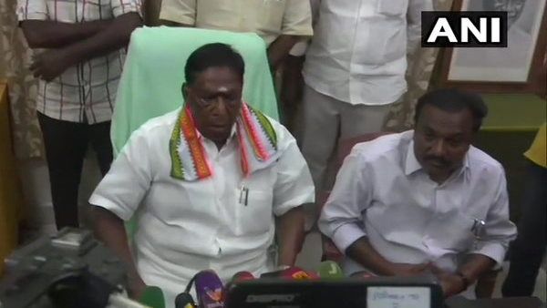 Puducherry Floor Test: नारायणसामी ने गवर्नर तमिलिसाई को इस्तीफा सौंपा