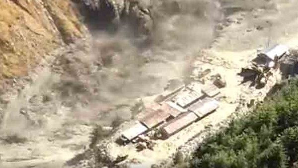 Chamoli Tragedy: कहीं 'वॉटर पॉकेट' फटने से तो नहीं आई उत्तराखंड में त्रासदी, जानिए क्‍या कहना है वैज्ञानिकों का