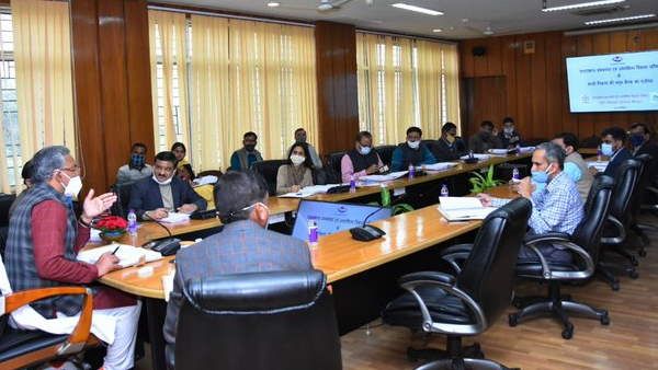 उत्तराखंड के हस्तशिल्प और अन्य उत्पादों को मिले खास पहचान, हो बेहतर मार्केटिंग: सीएम त्रिवेंद्र