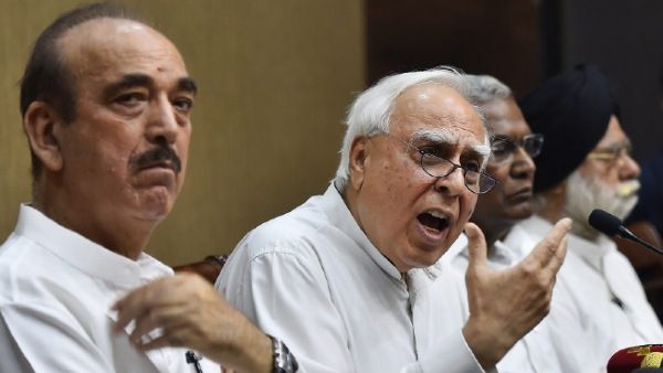 कांग्रेस के 'जी 23' नेताओं ने बैठक के बाद सोनिया गांधी को दी ये सलाह