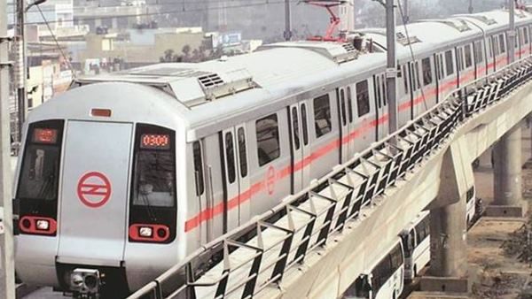 किसान आंदोलन: दिल्ली मेट्रो ने ग्रीन लाइन पर 4 स्टेशनों को किया बंद
