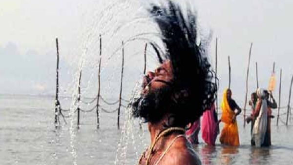 Mauni Amavasya 2021: भक्तों ने गंगा में लगाई आस्था की डुबकी, जानिए मौनी अमावस्या का राशियों पर प्रभाव