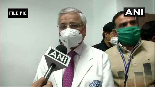 AIIIMS डायरेक्‍टर गुलेरिया बोले- कोरोना के नए वैरिएंट्स को ध्यान में रखने के लिए टीकों को भी बदलते रहना होगा