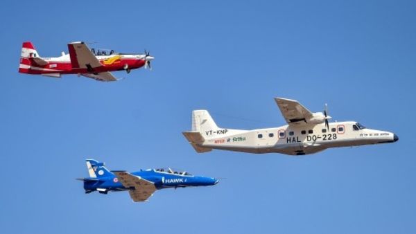 एयरो इंडिया 2021: भारतीय वायु सेना में जल्द आएंगे 70 बेसिक ट्रेनर एयरक्राफ्ट, HAL को सौंपा प्रपोजल