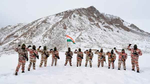 Ladakh standoff:LAC पर चीन के साथ तनाव से रक्षा बजट में आया क्या अंतर ?