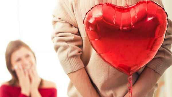 Happy Valentines Day 2021: वेलेंटाइन पर भेजें ये खूबसूरत Wishes, Quotes