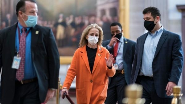 डोनाल्ड ट्रंप पर अमेरिकी सीनेट में महाभियोग पर ट्रायल, दोनों पक्षों की दलीलें दर्ज, कुछ घंटे में फैसला