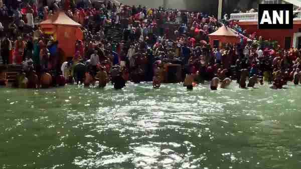 माघ पूर्णिमा: श्रद्धालुओं ने हरिद्वार और प्रयागराज में लगाई आस्था की डुबकी, मिलेगा सहस्रकोटि पुण्य फल