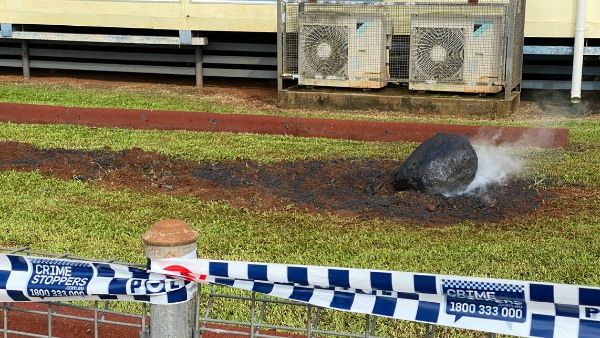 स्कूल में गिरे 'उल्कापिंड' की जांच करने पहुंचे NASA के साइंटिस्ट, तो सामने आई हैरान करने वाली बात