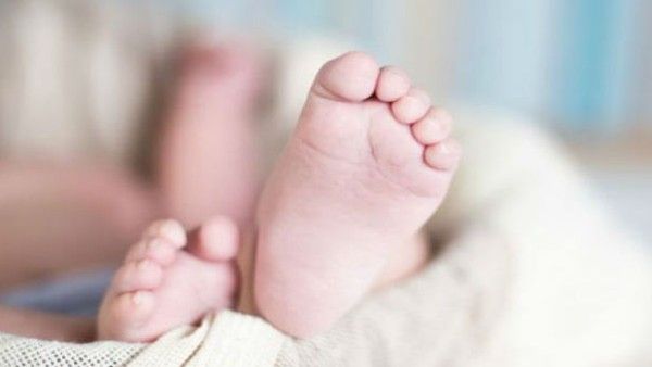 Bizarre: महिला का दावा हवा का तेज झोंका आया और वो हो गई प्रेग्नेंट, 1 घंटे बाद दिया बच्चे को जन्म