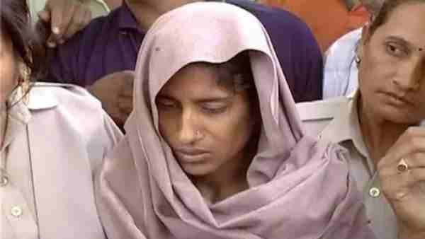 यूपी के इस गांव में आज भी कोई नहीं रखता अपनी बेटी का नाम 'शबनम', बेटे को बुलंदशहर के दंपति ने लिया था गोद