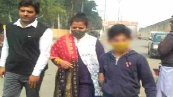 मां शबनम से मिले रामपुर जेल पहुंचा बेटा ताज, राष्ट्रपति को पत्र लिखकर लगाई थी माफी की गुहार