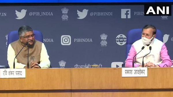 मोटेरा स्टेडियम का नाम बदलने पर कांग्रेस ने जताई आपत्ति, रवि शंकर प्रसाद ने किया पलटवार