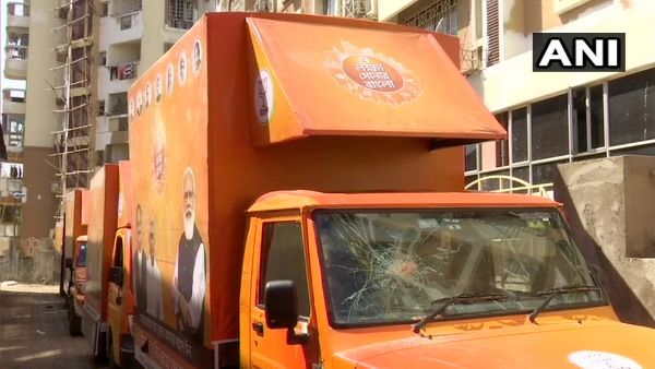 कोलाकाता: लॉन्च होने के 24 घंटे के भीतर BJP के एलईडी वाहनों पर हमला, टीएमसी पर लगे आरोप
