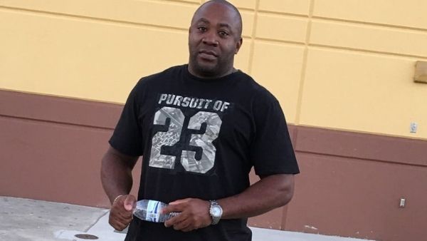 अमेरिका में पुरानी प्रेमिका की रिंग चुराकर नई गर्लफ्रेंड को किया प्रपोज, गिरफ्तारी के डर से ब्वॉयफ्रेंड फरार