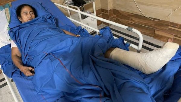 क्या पश्चिम बंगाल चुनावों में टर्निंग प्वाइंट साबित होगी ममता की चोट?