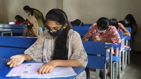AICTE ने लिया बड़ा फैसला, इंजीनियरिंग के लिए मैथ्स और फिजिक्स की अनिवार्यता को किया खत्म