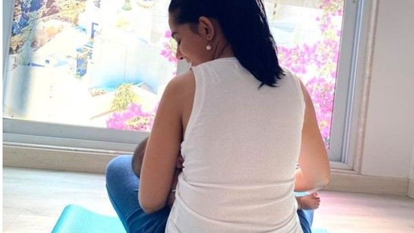 ब्रेस्‍टफीड करातीं अमृता राव की फोटो शेयर कर पति RJ अनमोल ने लिखा इमोशनल पोस्‍ट, जानिए क्‍या