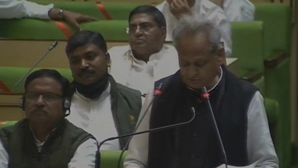 राजस्थान के CM ने दी खुशखबरी- EWS वर्ग के अभ्यर्थियों को सरकारी नौकरियों की आयु सीमा में छूट मिलेगी