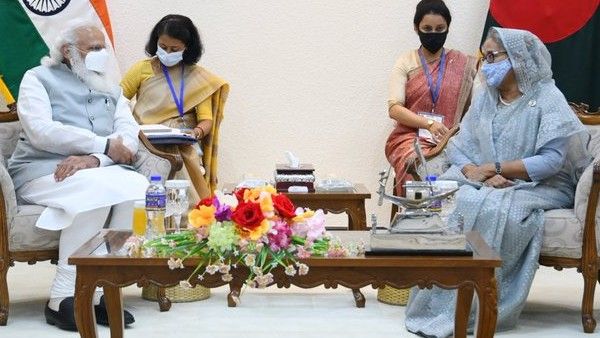 PM मोदी ने बांग्लादेश की पीएम शेख हसीना से की मुलाकात, दोनों देश 6 दिसंबर को मनाएंगे 'मैत्री दिवस'