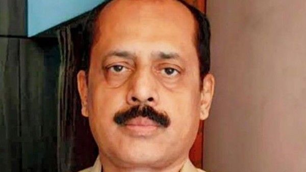 अंबानी के घर के बाहर विस्‍फोटक बरामद होने के केस में NIA ने की सचिन वजे से पूछताछ