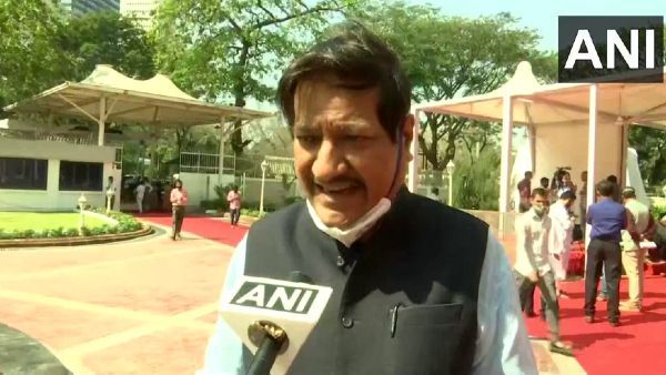 कांग्रेस का आरोप- 210 रुपये में खरीदकर 250 में कोरोना वैक्सीन बेच रही सरकार