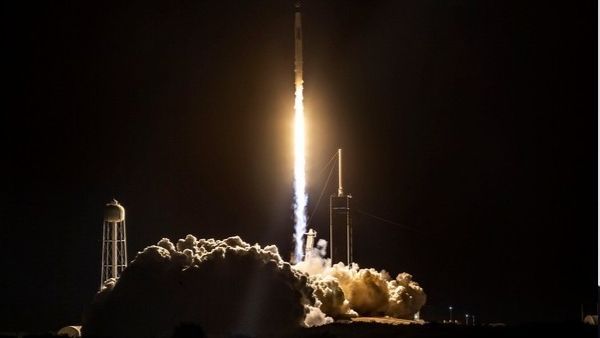 Elon Musk की कंपनी की स्पेस में एक और उड़ान, 60 सैटेलाइट लॉन्च करेगी SpaceX, इंटरनेट की दुनिया बदलने का दावा