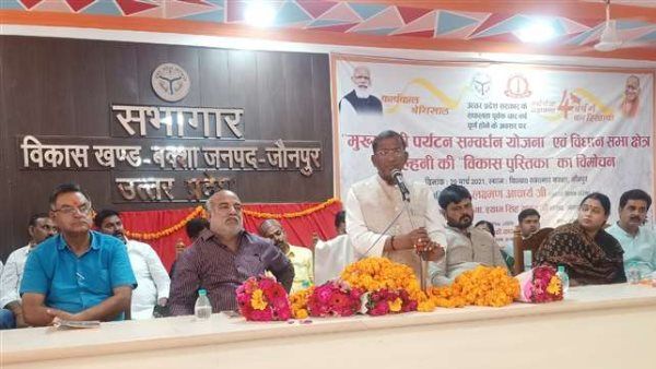 भाजपा नेता लक्ष्मण आचार्य ने कहा- योगी सरकार का दम, उत्तर प्रदेश बन रहा उत्तम