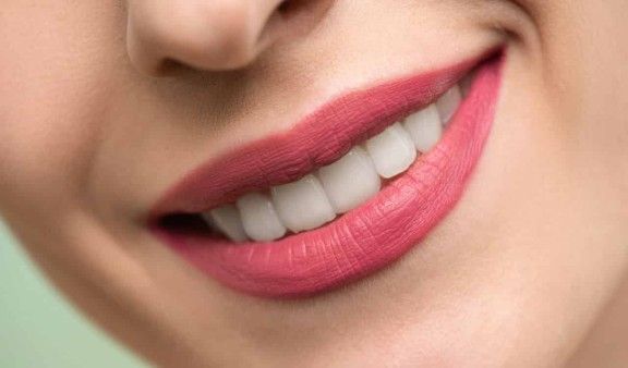 World Oral Health Day: क्या मुंह की सम्पूर्ण स्वच्छता के लिए केवल ब्रश करना ही काफी है, जानें