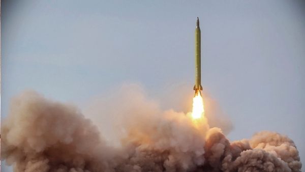 Video: सऊदी अरब पर 8 बैलिस्टिक मिसाइल से हमला, सबसे बड़ी तेल कंपनी में लगी है आग, भारत पर सीधा असर