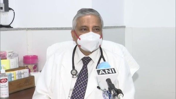 पीएम मोदी का वैक्सीन लेना गेम चेंजर साबित होगा, लोग वैक्सीन लगवाने के लिए आगे आएंगे- एम्स निदेशक