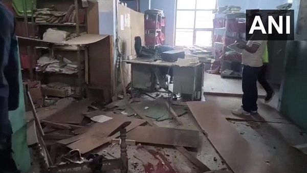 नेपालः सरकारी ऑफिस में बम धमाका, 8 लोग घायल, तराई मुक्ति मोर्चा (क्रांतिकारी) ने ली जिम्मेदारी