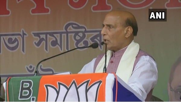 असम: कांग्रेस पर साधा राजनाथ सिंह ने निशाना, कहा- धर्म विशेष के लोगों के समर्थन के लिए AIUDF से किया समझौता