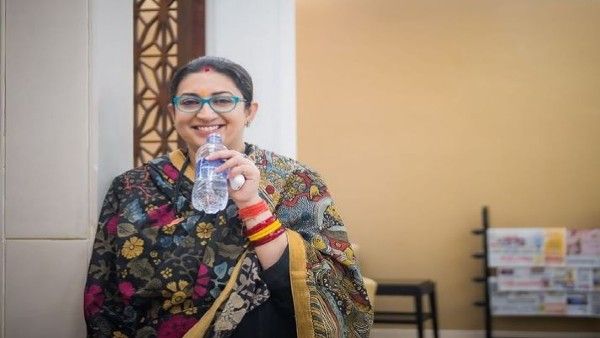 स्मृति ईरानी का सनडे पर 'गूगल बाबा का ज्ञान', अपनी फोटो शेयर कर कही ये खूबसूरत बात