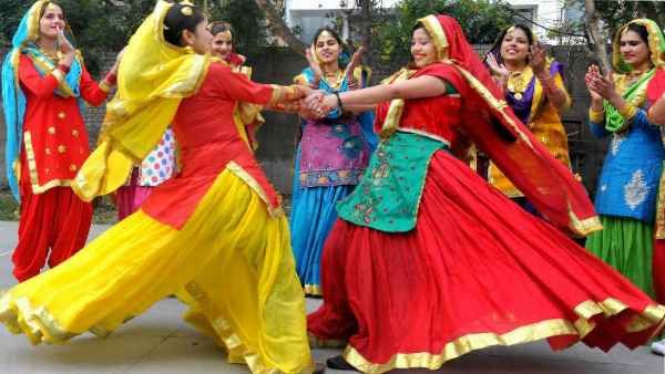 Baisakhi 2021: बैसाखी पर अपने मित्रों, परिवार को भेजें ये Wishes, Messages और शुभकामना संदेश