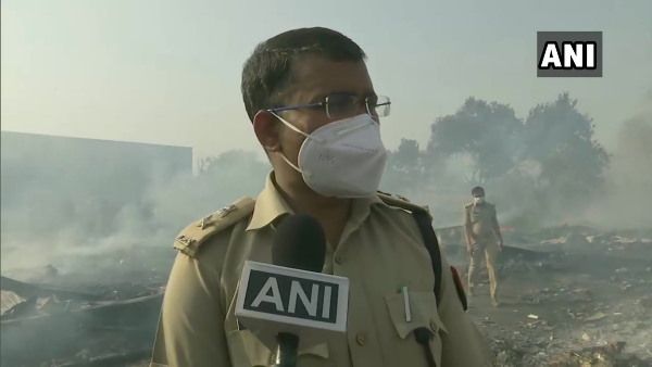नोएडा: सेक्टर-63 स्थित बहलोलपुर की झुग्गियों में भीषण आग, 2 मासूमों की मौत