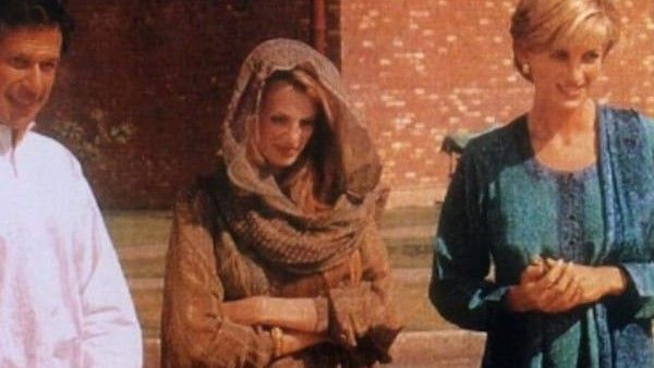 भारतीय महिला डिजाइनर के कपड़े पहन पाकिस्तान यात्रा पर गई थीं प्रिंसेस डायना, वायरल हुई साल 1997 की तस्वीर