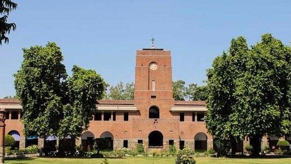 डीयू के सेंट स्‍टीफन कॉलेज के 13 छात्र और 2 स्‍टाफ मेंबर्स कोरोना पॉजिटिव, मचा हड़कंप