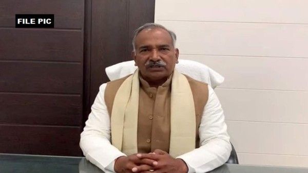 कोरोना के बढ़ते मामलों के चलते उत्तराखंड में 10वीं की परीक्षा रद्द, 12वीं की स्थगित