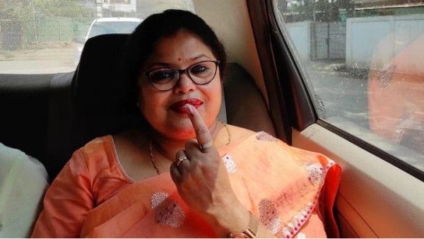 नक्सली हमले में मारे गए जवानों पर फेसबुक पोस्ट लिखने पर राजद्रोह के आरोप में असम की लेखिका गिरफ्तार