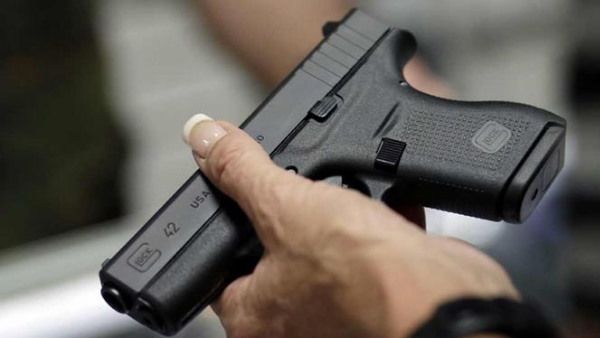 दर्दनाक! 3 साल के बच्चे ने घर में रखी बंदूक से 8 महीने के भाई की ले ली जान, खेल-खेल में चलाई गोली