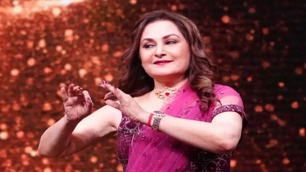 जया प्रदा ने खोला राज, फिल्म शराबी के 'दे दे प्यार दे' गाने में अमिताभ बच्चन जेब में क्यों रखा था हाथ