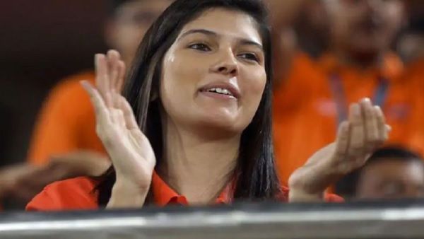 IPL 2021: सोशल मीडिया पर छाई SRH की 'मिस्ट्री गर्ल', लोगों ने पूछा-वो कौन थी?