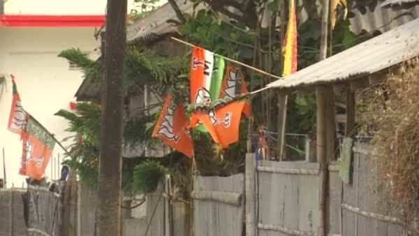 बंगाल चुनाव: कैसे समय के साथ लाल से भगवामय हुआ नक्सलबाड़ी ?