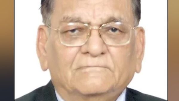 वाराणसी: 'हाइड्रोजन मैन' पद्मश्री ओंकारनाथ श्रीवास्तव का कोरोना से निधन