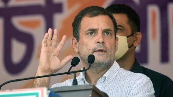 Covid-19: प्रवासी फिर कर रहे पलायन, उनके खाते में रुपये डाले केंद्र सरकार- राहुल गांधी