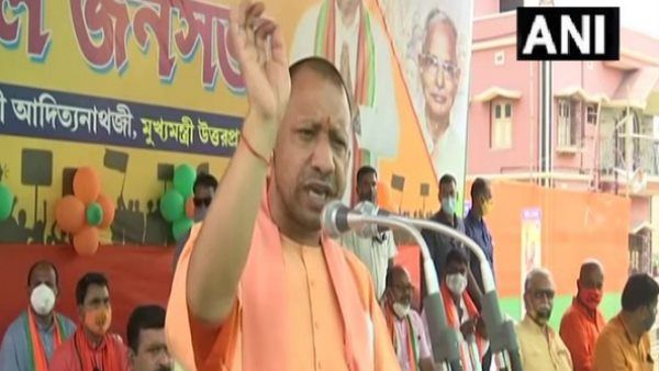 हुगली में ममता बनर्जी पर बरसे योगी आदित्‍यनाथ, CAA प्रोटेस्‍ट का जिक्र कर कही ये बात