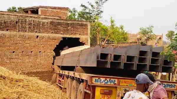 झारखंडः पलामू में दर्दनाक सड़क हादसे के चलते मौके पर ही तीन की मौत, दो घायल